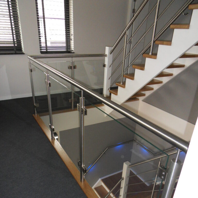 RVS balustrade met glas en ledverlichting