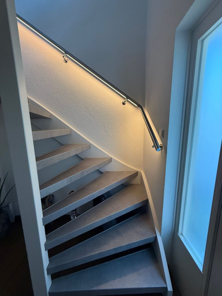 Knikbocht RVS trapleuning met ledverlichting